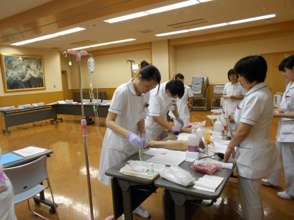 看護部　新人技術研修を行いました