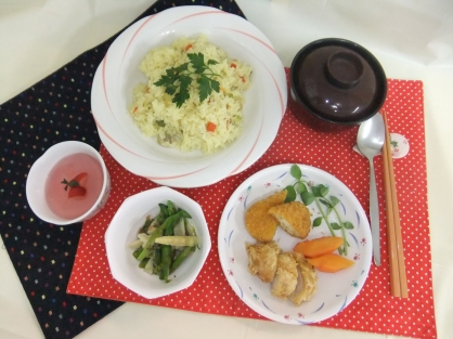 栄養課　ゴールデンウィークの特別メニューを提供いたしました①