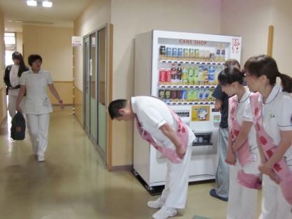 【看護部】あいさつ運動