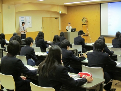 海星学院高等学校の1年生が施設を見学
