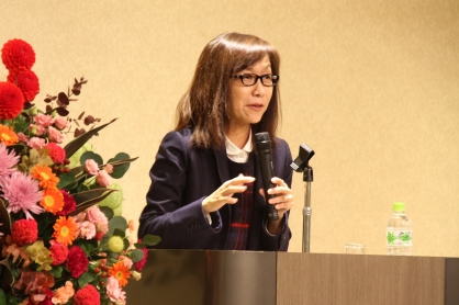 香山リカ先生を招いて「法人設立５０周年市民公開講座」