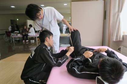 グリーンコート三愛にて登別中学校生徒が職業体験しました。