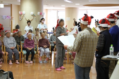 各病棟でクリスマス会を開催