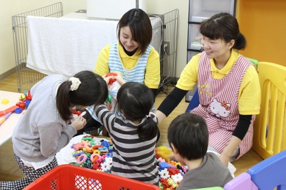 保育園に北海道福祉教育専門学校の学生さんがお手伝い