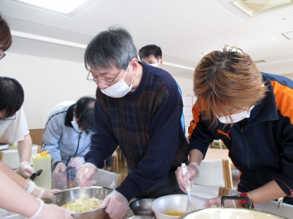 【精神OT】南館4階病棟でお好み焼き作り＆スポーツ予定表更新（4月）