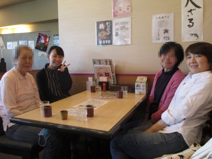 【精神OT】 南館2階病棟の患者さんと買い物レクへ