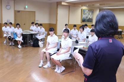 【看護部】 ふれあい看護体験が始まりました