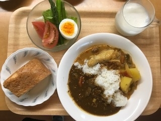 【障害者ＧＨ】手作りパンとオリジナルカレーを提供しました☆